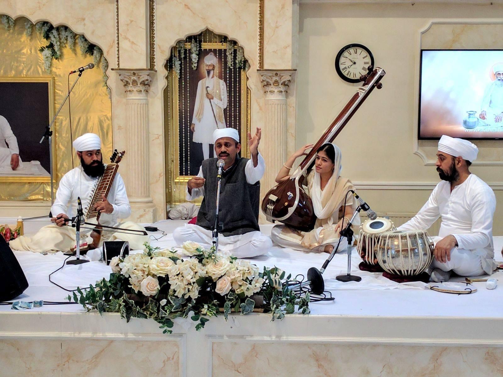 Sewa at Namdhari Sikh Sangat Gurudwara, East London July  22, 2017Tabla: Shri Chiranjeev Singh ji and Dilruba: Shri Uday Singh ii Tanpura: Shahana Sokhi