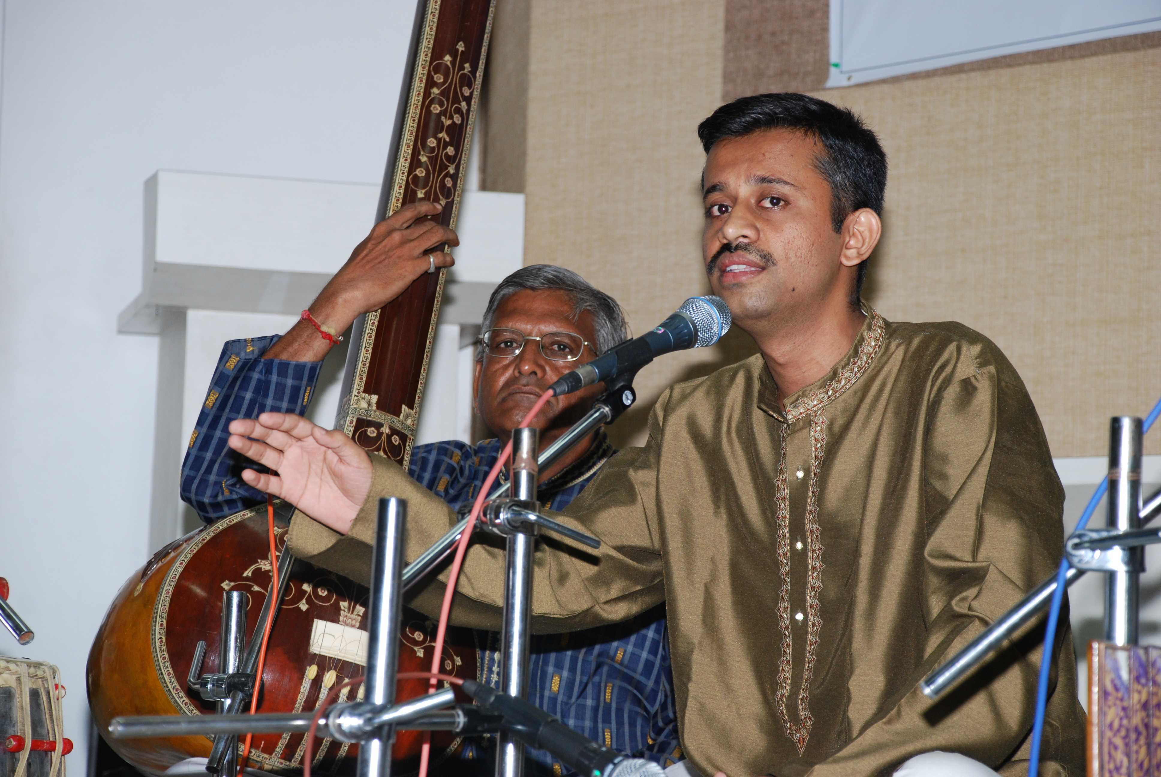 Mukul Kulkarni in concert at Gajjar Hall, Ahemdabad