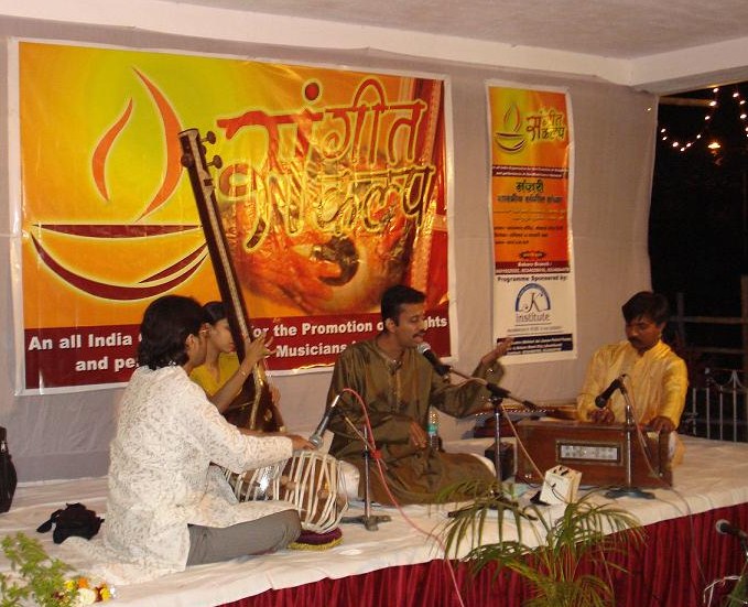 Mukul Kulkarni in performance at the steel city, Bokaro, Jharkhand