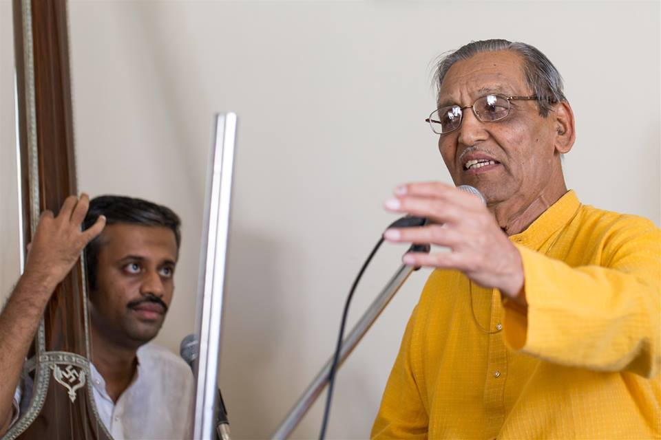 Accompanying Guru Pandit Sharad Sathe at Nilesh Dhakras&#039;s place