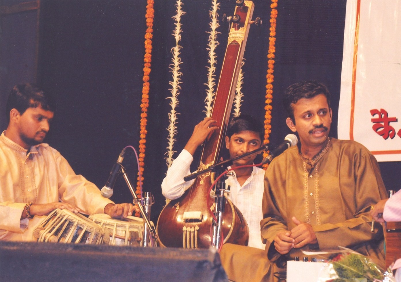 Mukul in concert at Tilak Smarak, Pune. Tabla:  Shruteendra Katagade, Harmonium: Praveen Kaslikar, Tanpura: Abhishek Kulkarni